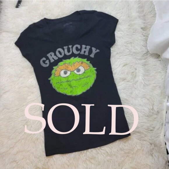 SOLD Black Sesame Street "Grouchy" v-neck T shirt Oscar The Grouch Y2K - Picture 1 of 5